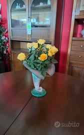 vaso con fiori finti