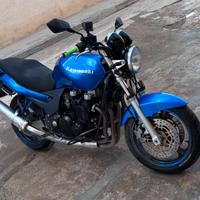 Kawasaki zr7 750cc