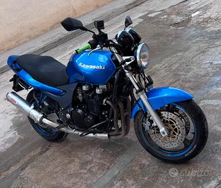 Kawasaki zr7 750cc