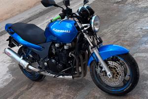 Kawasaki zr7 750cc