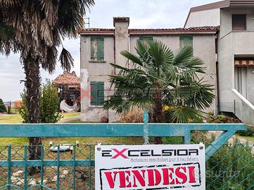 SAN PIETRO - CASA ACCOSTATA