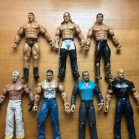 Action figure wrestling