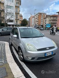 Ford Fiesta 1.2 Benzina – 2005 – 1500 €
