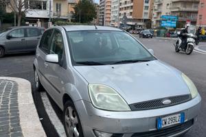 Ford Fiesta 1.2 Benzina – 2005 – 1500 €