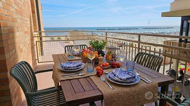 Igea Marina Bilocale Fronte Mare Estivo