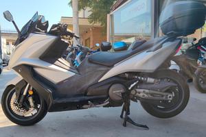KYMCO AK 550