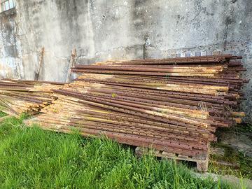 Pali intermedi in metallo corten e acc. x vigneto