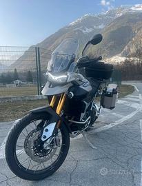 Moto triumph tigher 900 Rally Pro