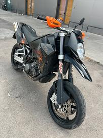 KTM 950 SM SuperMoto 950cc con tanti accessori