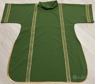 Dalmatica verde con passamaneria rete oro