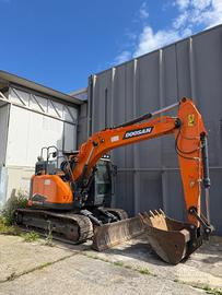 ESCAVATORE DOOSAN 15 TON