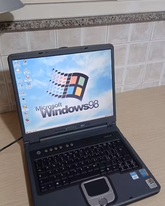 Computer Notebook Acer con Windows 98