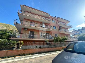 6 LOCALI A POZZUOLI