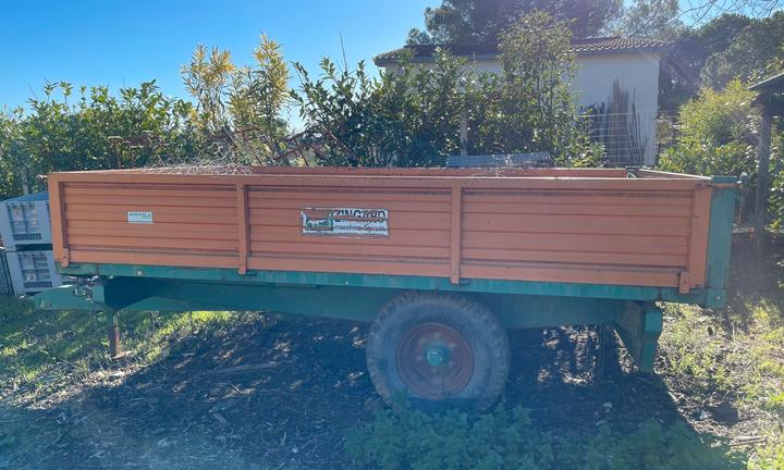 Rimorchio agricolo omologato con targa e libretto