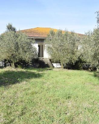 Villa di 204 m² con 5 locali e box auto doppio a E
