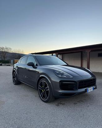 Porsche cayenne coupe e-hybrid