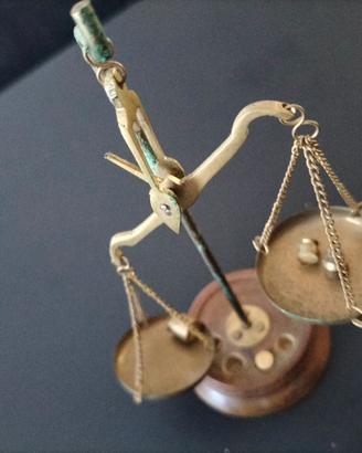 Bilancia di precisione in ottone