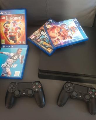 Ps4 + 2 joystick + 4 Giochi