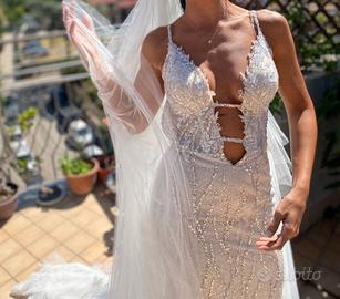 Abito da sposa ricamato a mano con pietre preziose