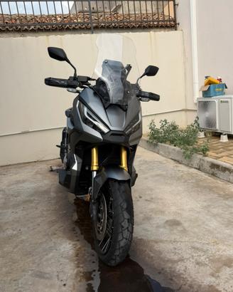 Honda X-adv750