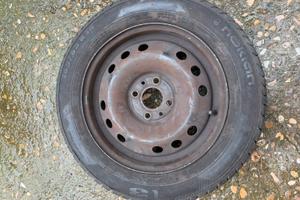 Gomma nokian 165 65 14