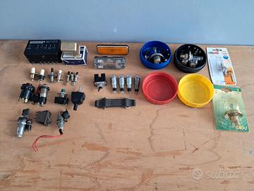 Lotto di interruttori, spie  contatti, lampadine 