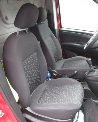 Sedile anteriore dx OPEL COMBO del 2013