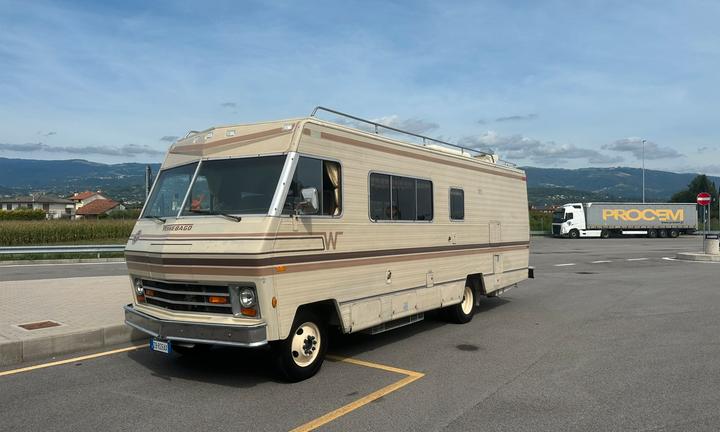 Motorhome camper americano Winnebago Chieftain