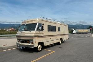 Motorhome camper americano Winnebago Chieftain