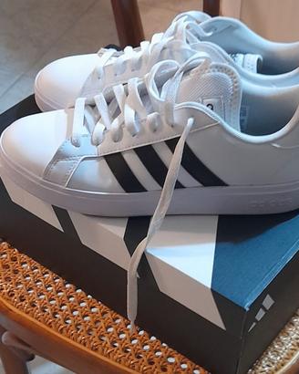 Scarpe adidas grand court base 2.0