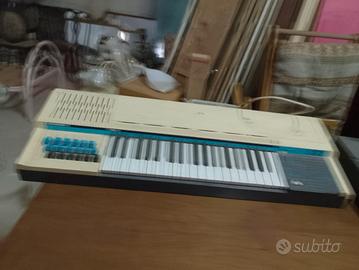 Pianola o organo elettrico vintageBontempi B22