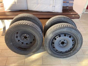 Cerchi in acciaio Gomme invernali e copricerchi VW