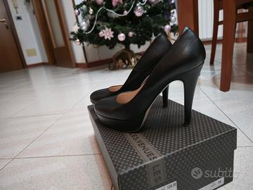 décolleté les venues