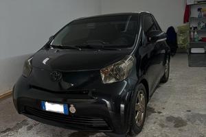 Toyota iq
