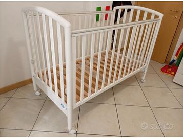 CULLA BIANCA IN LEGNO E MATERASSO PER BAMBINI