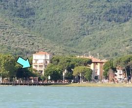Appartamento d'epoca in riva al lago