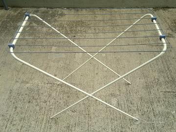 Pratico stendino  da interno/esterno e campeggio