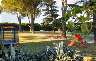 Low Cost Marche su casale in esclusiva