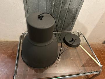 Due lampadari grandi