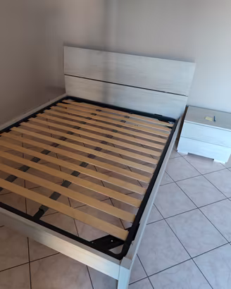Letto e comodini