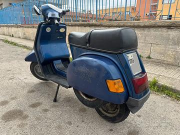 Vespa cosa 200 targata ROMA