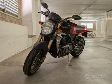 MOTO MV AUGUSTA