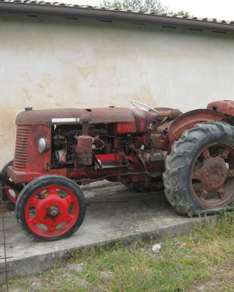 trattore d'epoca remota
