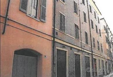 Immobile in asta di 45 m² con 1 locale a Modena