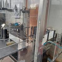 etichettatrice bottiglie