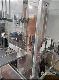 etichettatrice bottiglie