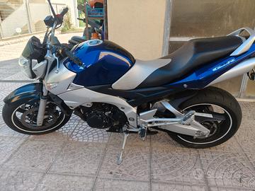 Suzuki GSR 600- 2008