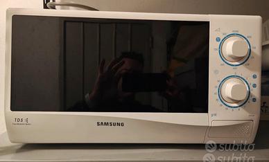 Forno a microonde 
