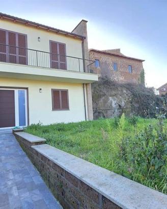 Villetta a schiera di 135 m² con più di 5 locali a
