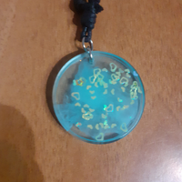 Collana con ciondolo in resina fatto a mano